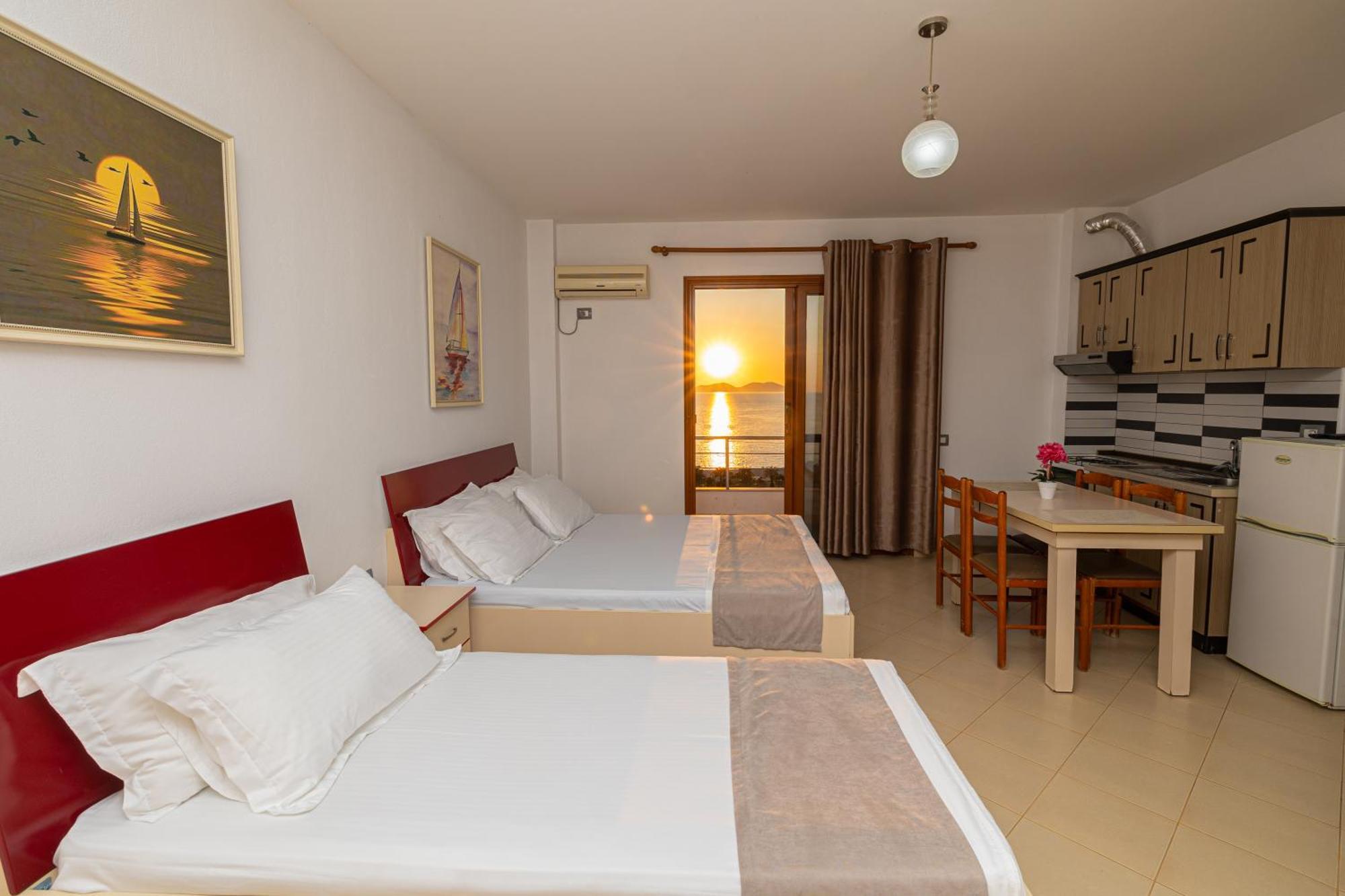 Hotel Idi Влёра Экстерьер фото